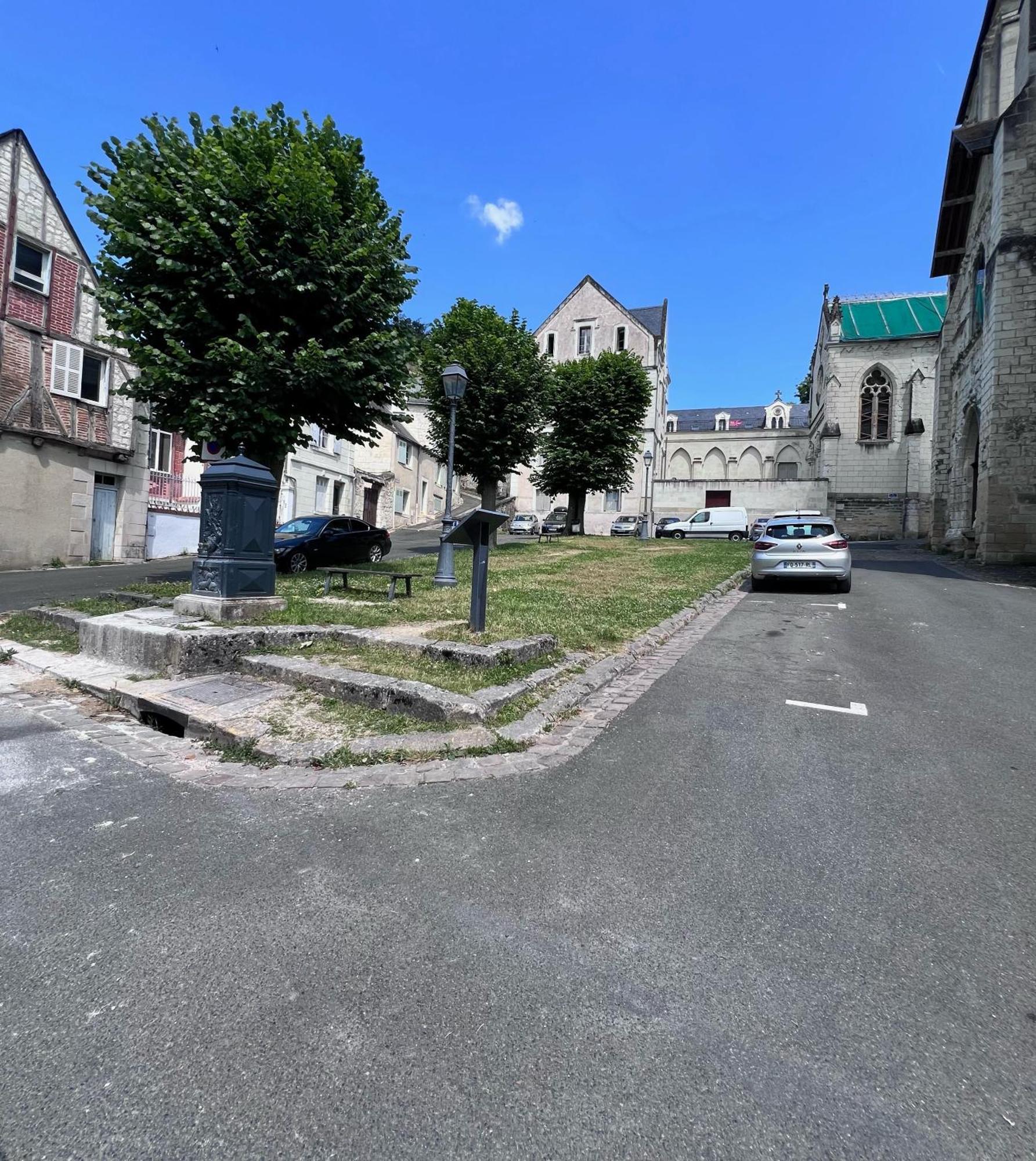 La Tour De L Horloge, Appt Typique A 500M Du Chateau Chinon Exterior photo